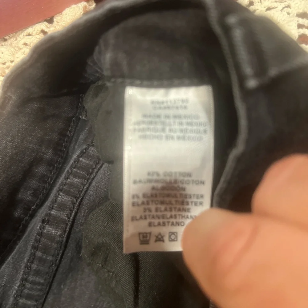 True Religion “Geno” jeans size 40 in GUC